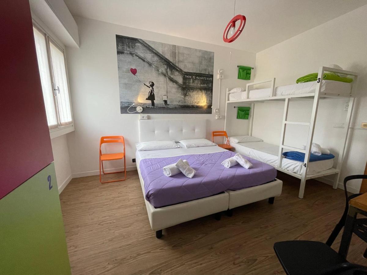 Lake Garda Hostel Salò Esterno foto