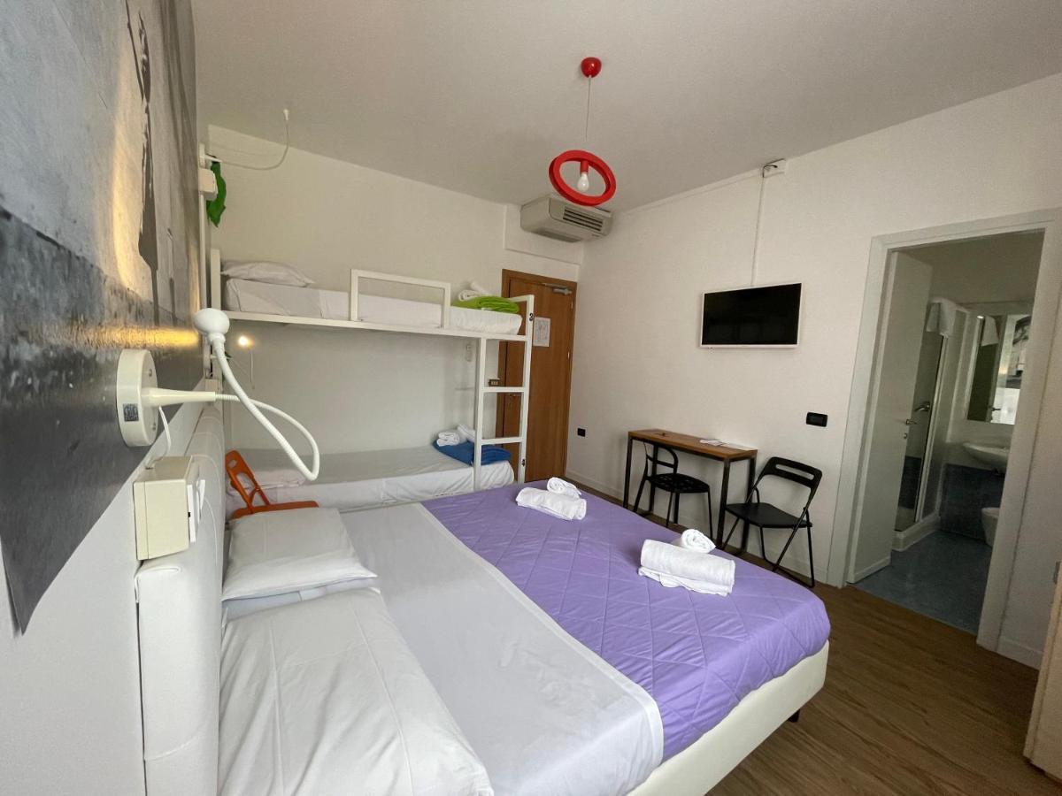 Lake Garda Hostel Salò Esterno foto