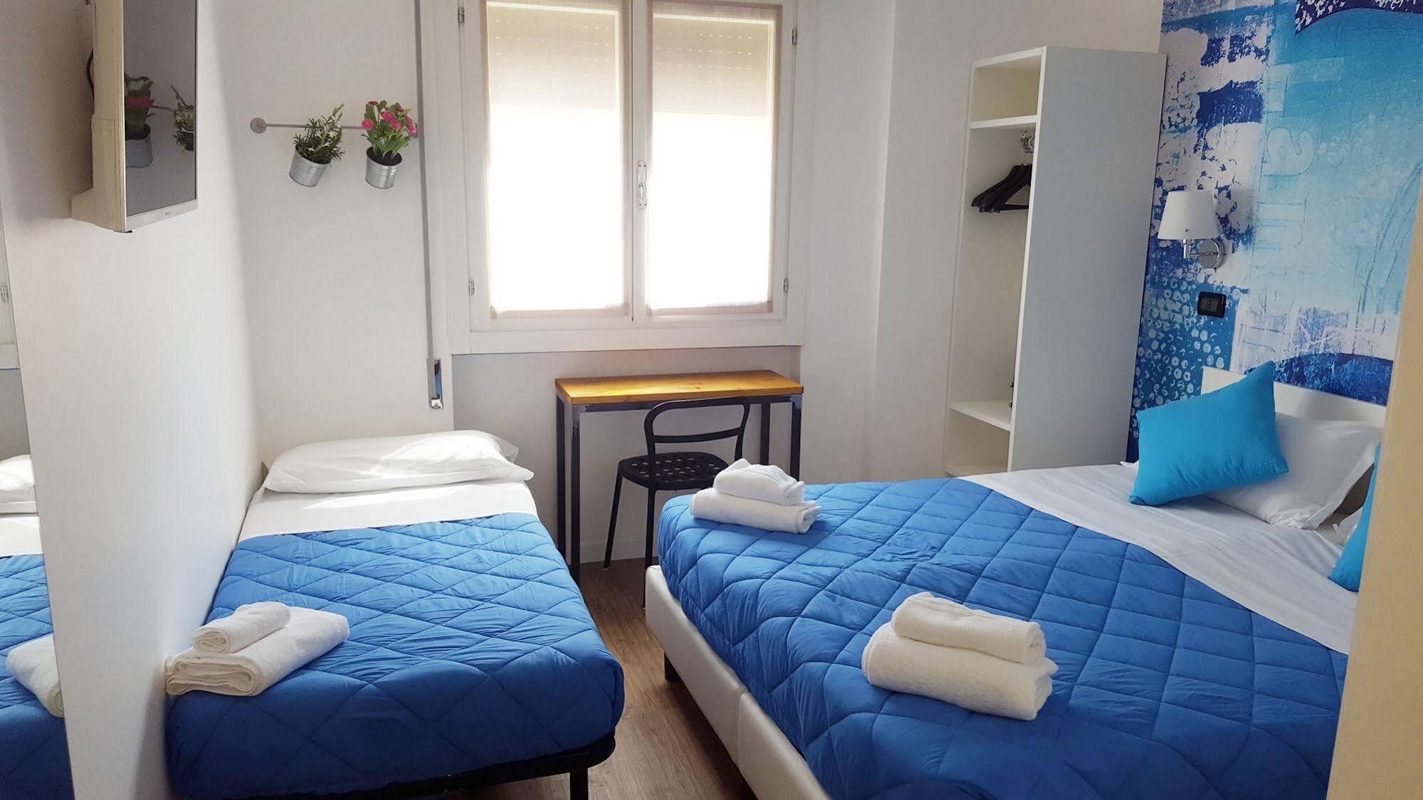 Lake Garda Hostel Salò Esterno foto