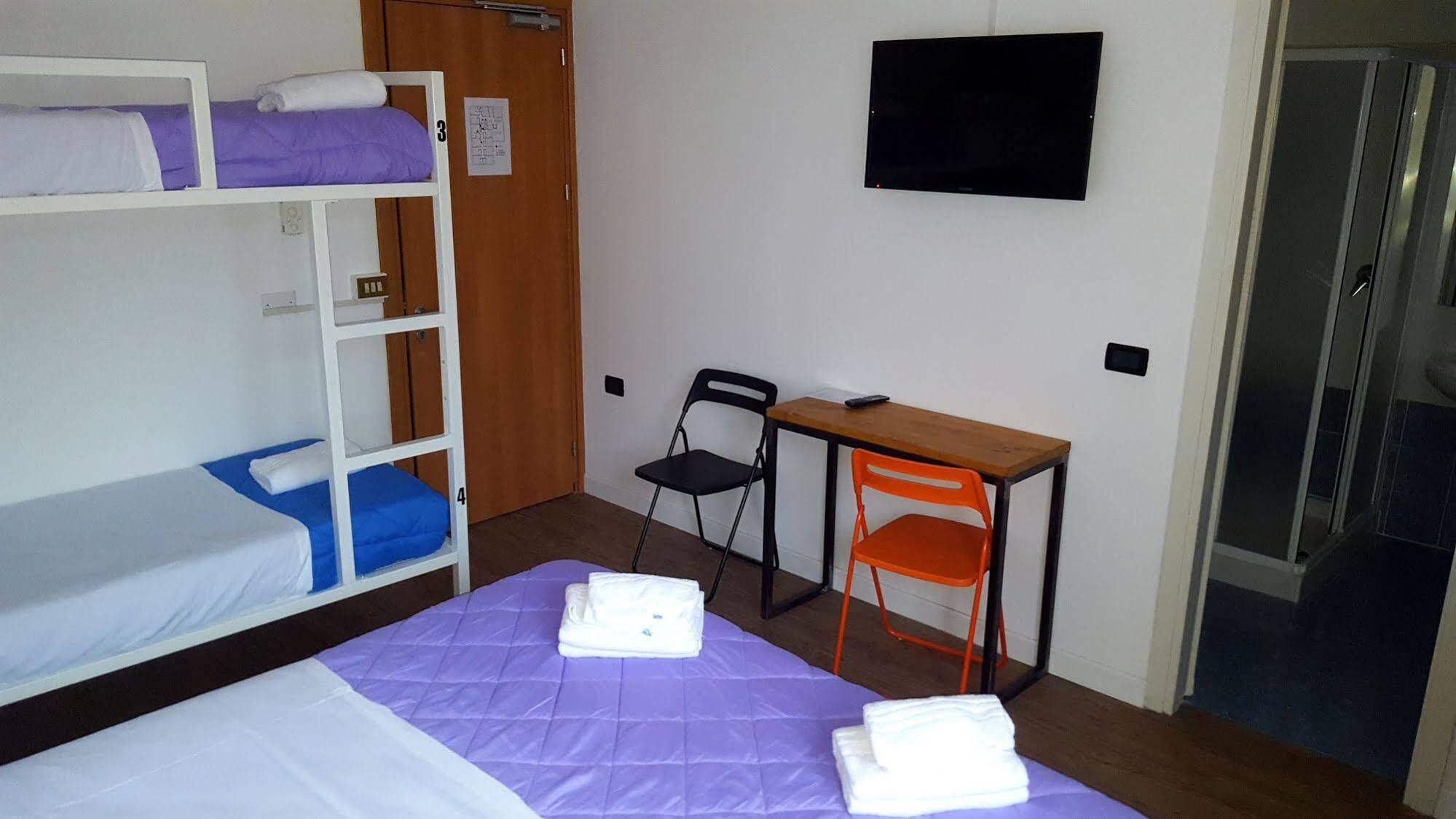 Lake Garda Hostel Salò Esterno foto